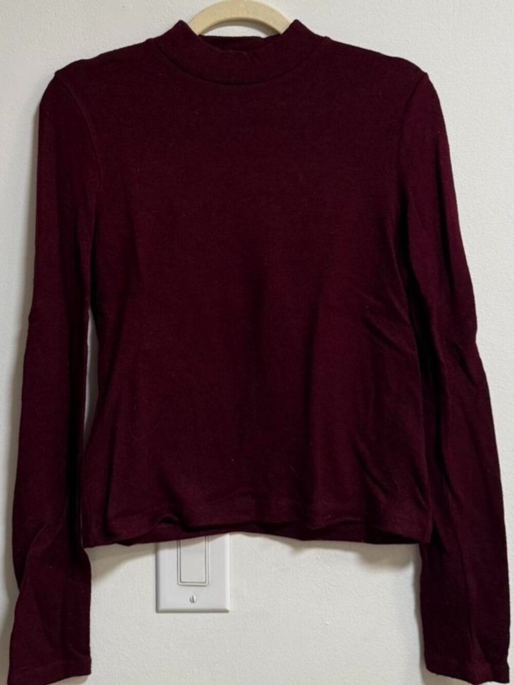 Vince Women's Burgundy and Red Jumper